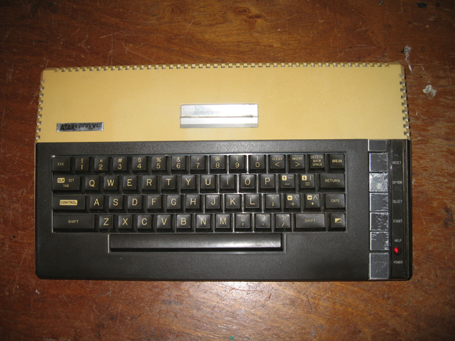 Yellowed Atari 800XL