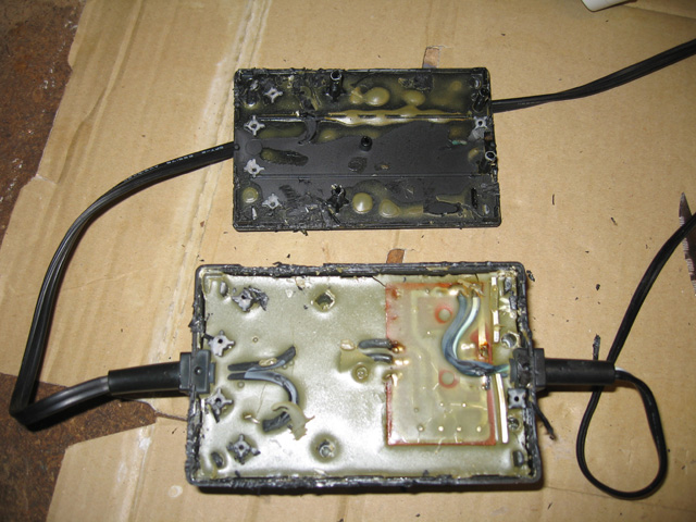 Inside an Atari 800XL powerpack